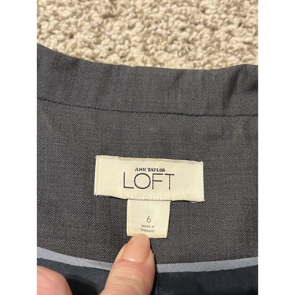 Ann Taylor Loft Pant Suit 2 Piece Set - Jacket Sz 6 / Pants Sz 4 Gray - Picture 4 of 4